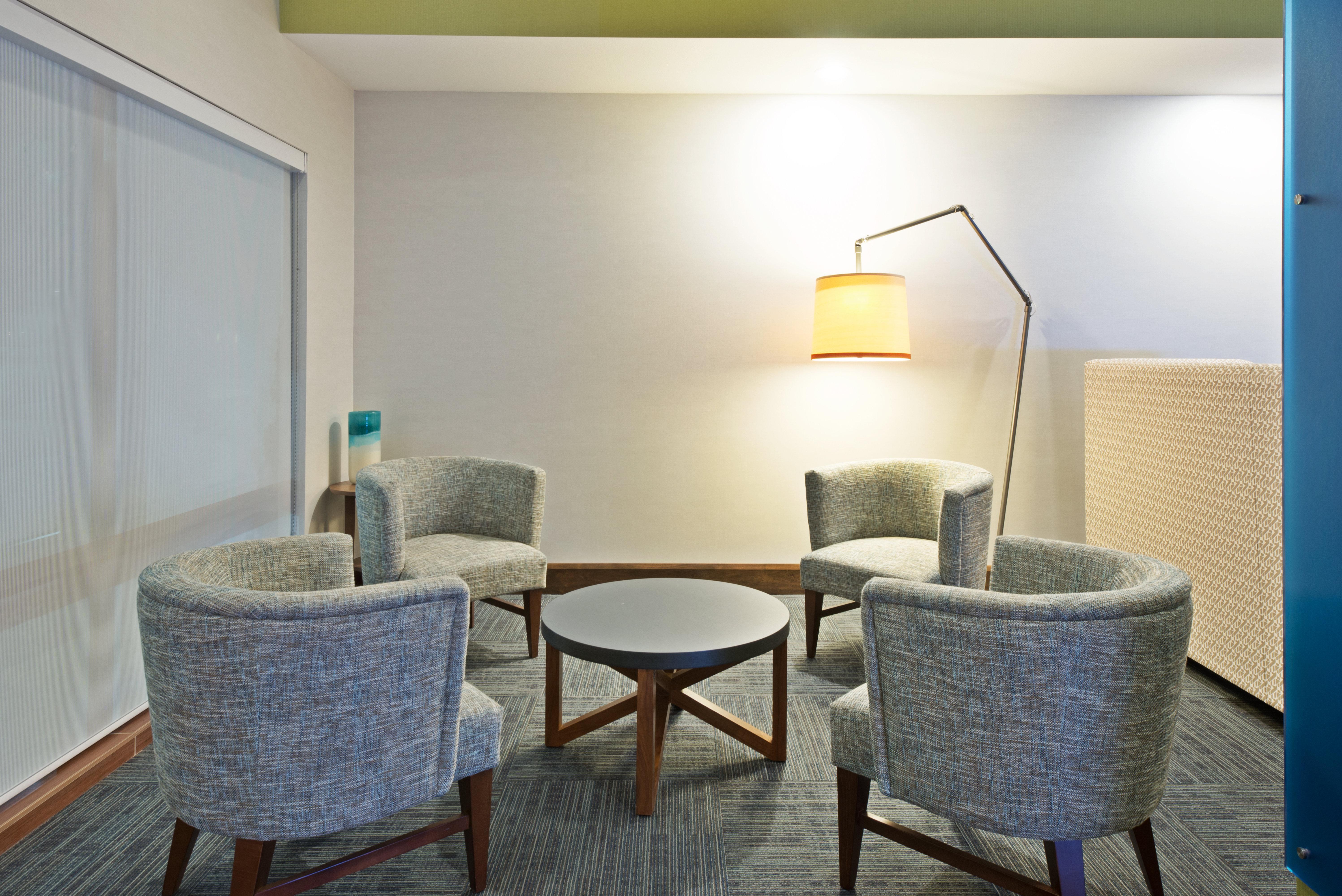 Holiday Inn Express & Suites Uniontown By Ihg מראה חיצוני תמונה