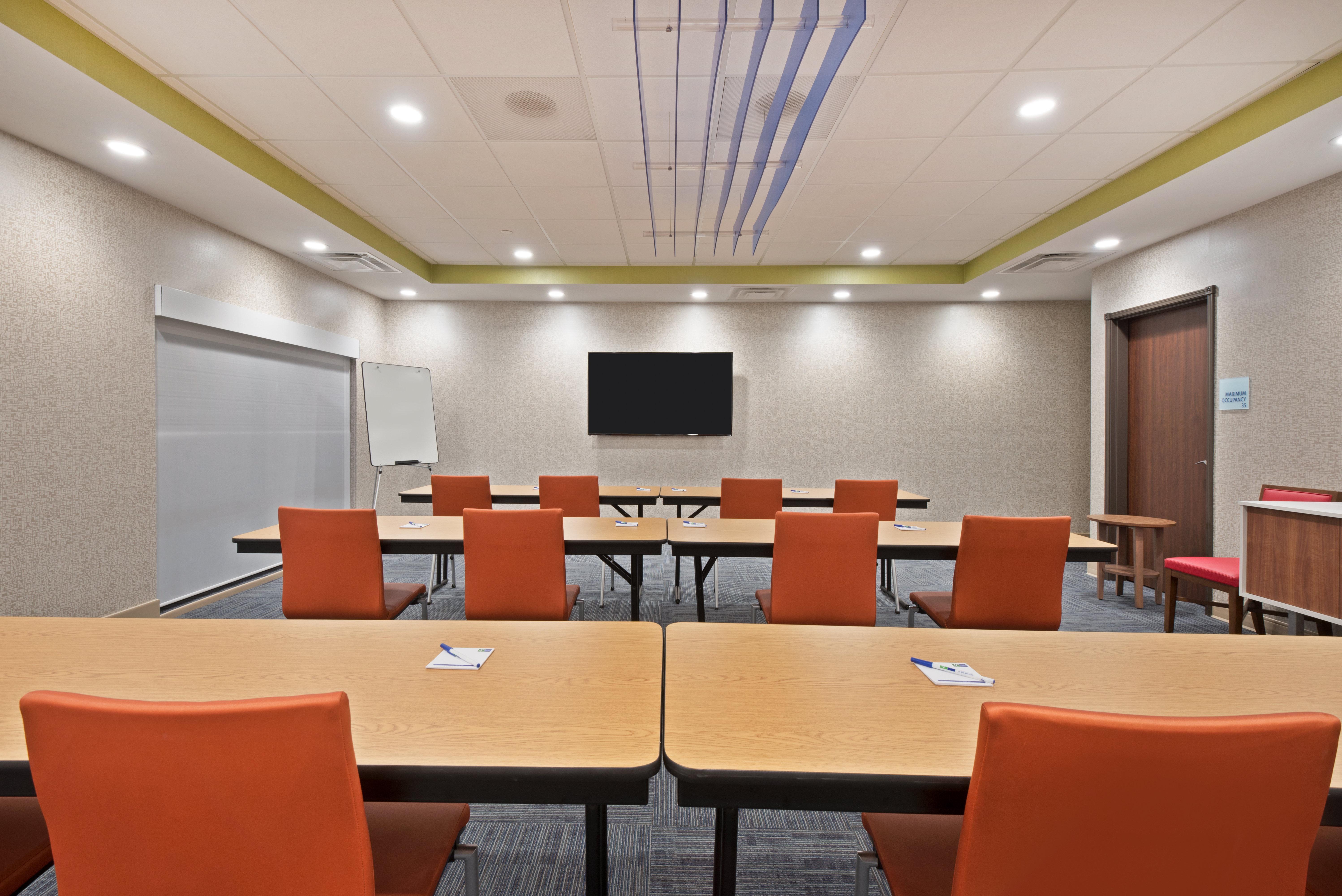 Holiday Inn Express & Suites Uniontown By Ihg מראה חיצוני תמונה