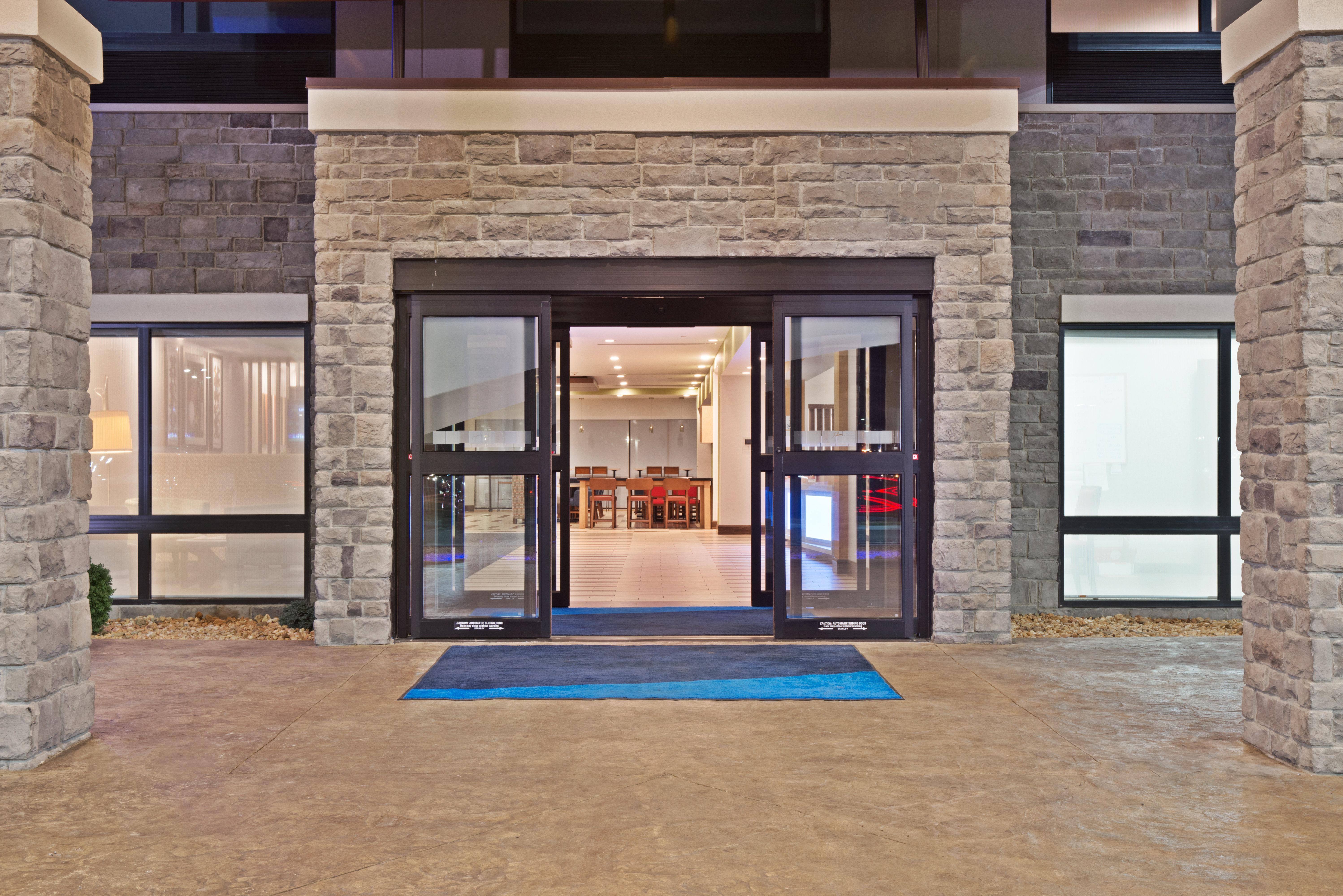 Holiday Inn Express & Suites Uniontown By Ihg מראה חיצוני תמונה